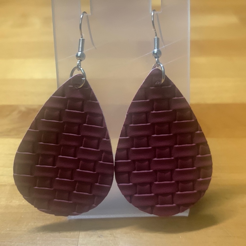 3/$24 NEW Fun Fashion Earrings-Burgundy